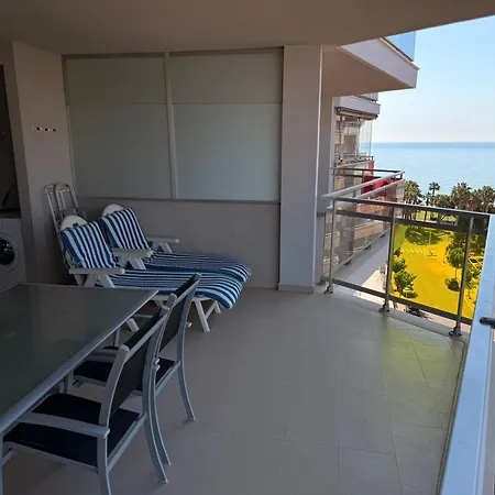 M723- Edificio Mondrian World, Select - Servhouse *