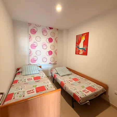 M723- Edificio Mondrian World, Select - Servhouse Apartman
